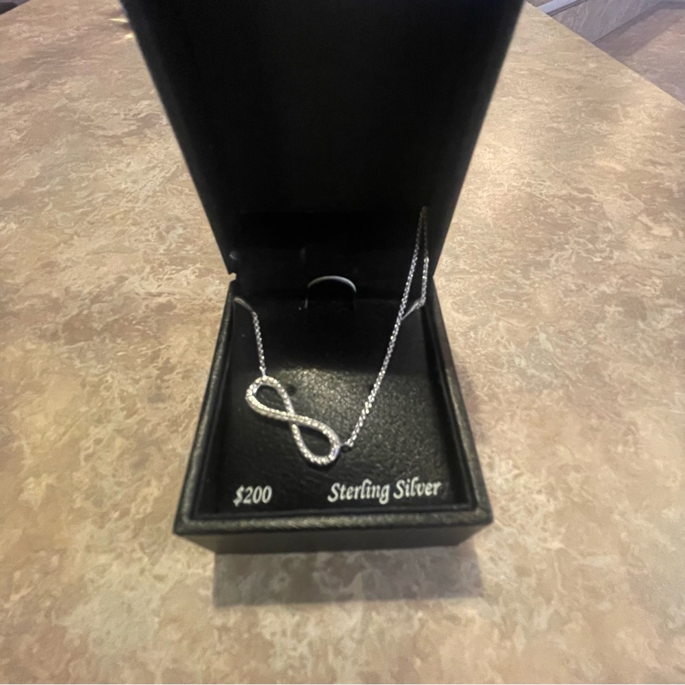 Forever necklace